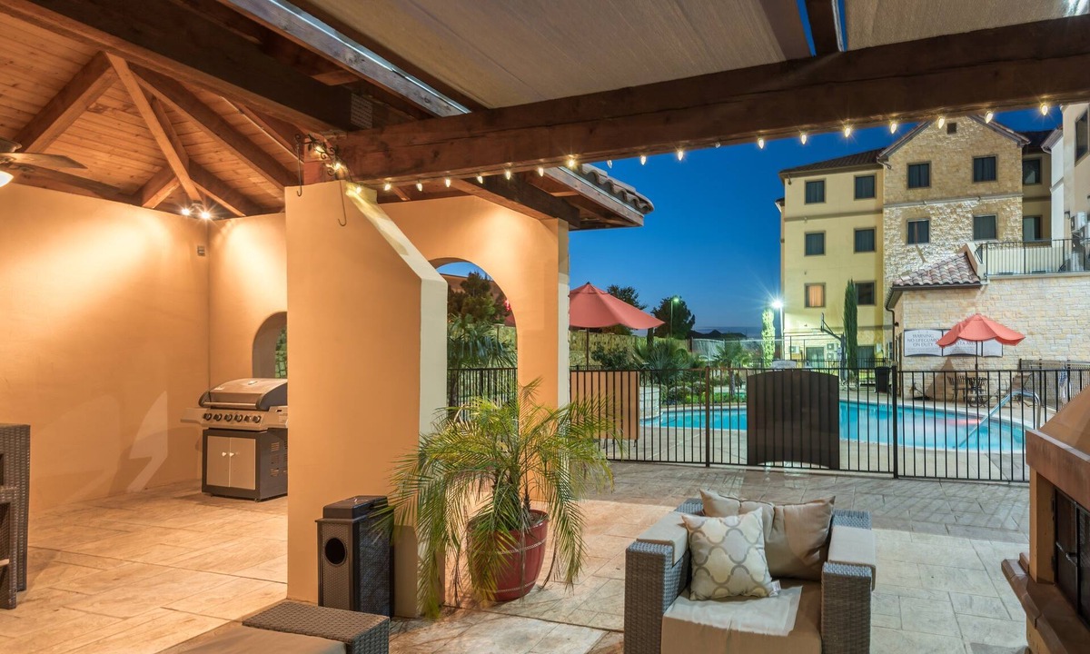 Irving Apartment | 1BR Suite w/Kitchen + Workspace | Free Breakfast!