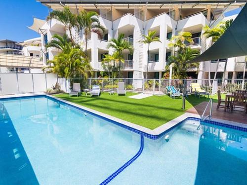 Mooloolaba Apartment | 1BR with Private Balcony at Beach Club Resort