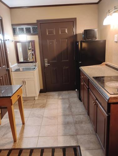 Baton Rouge Apartment | 2 Double Bed Studio with Full Kitchen 118