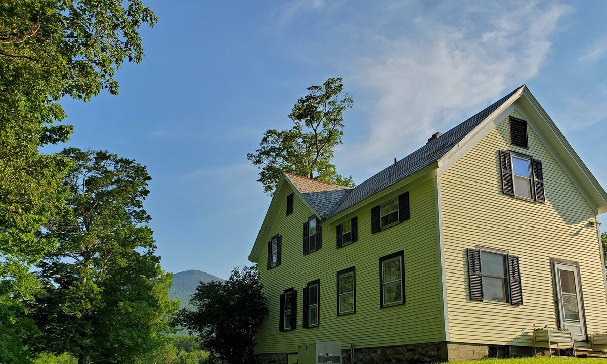 Danby House | 25 mins to skiing - Experience the Alpaca Life in Beautiful Danby, VT