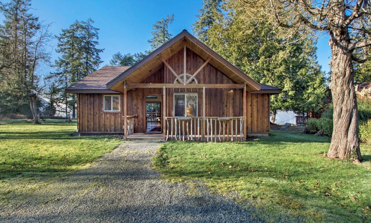 Eastsound Cabin | 2BR 2BA Ocean View Cabin - 1 min walk to world class beach!