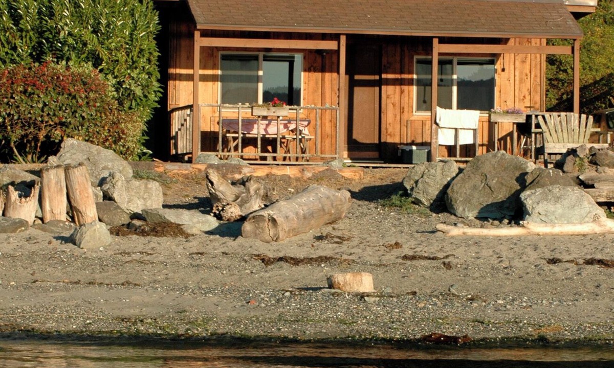 West Beach Cabin | 2BR Cabin on prime walk-out sand and pebble beach!