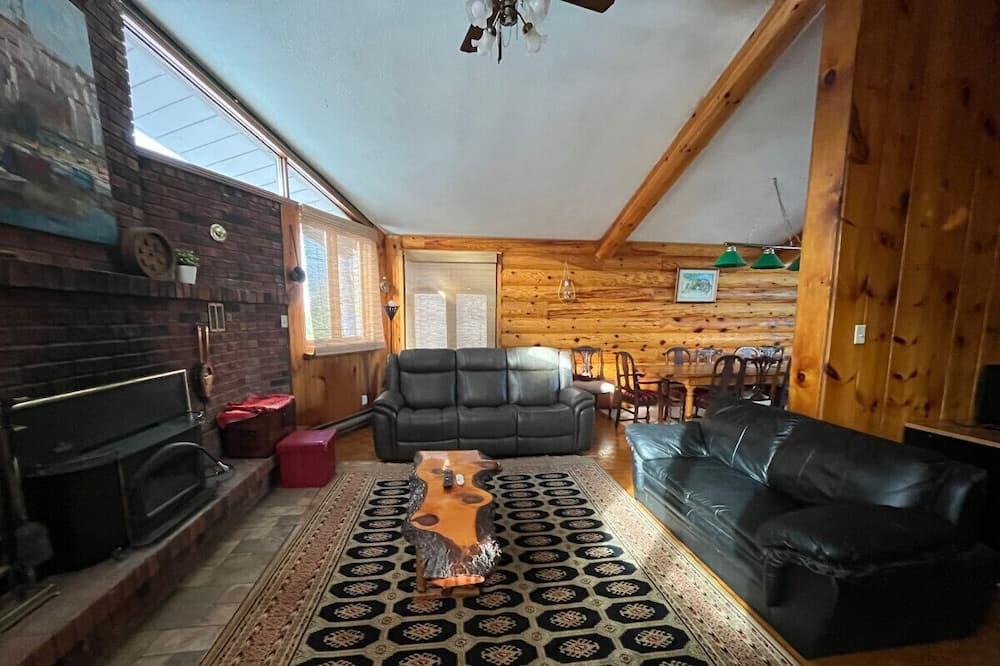Tiny House | 3 Bdrm Family Escape - Steps from Sandy Beach!
