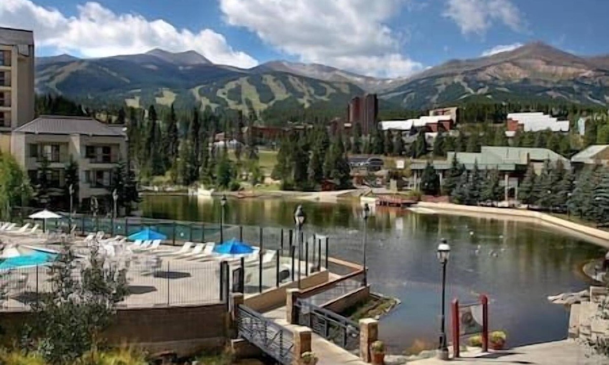 Peak 9 Resort | 3 Bdrm Hyatt Main Street Station Breckenridge, Fireplace.