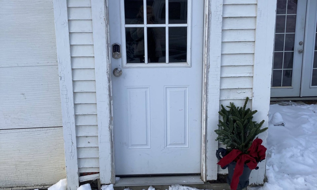 Winhall Apartment | 3 minutes to Stratton. Cozy 1 bedroom/1 bath apartment for 4. Private entrance
