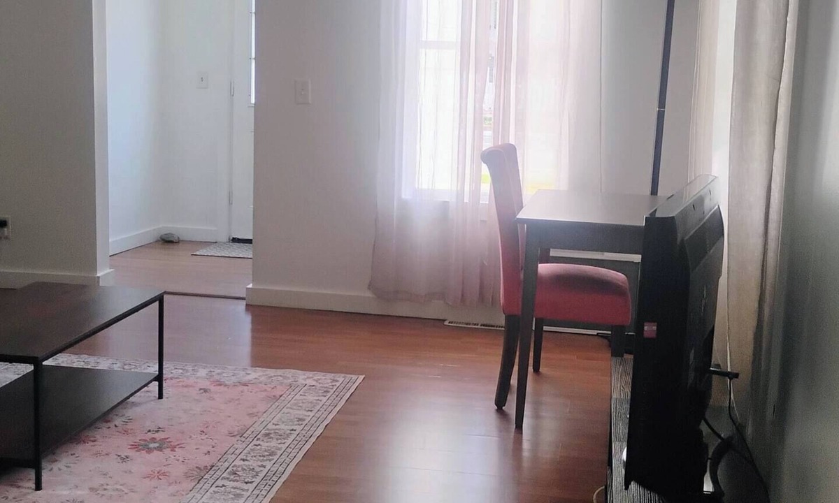 Plainfield Apartment | 30 day min. Traveling professionals welcome