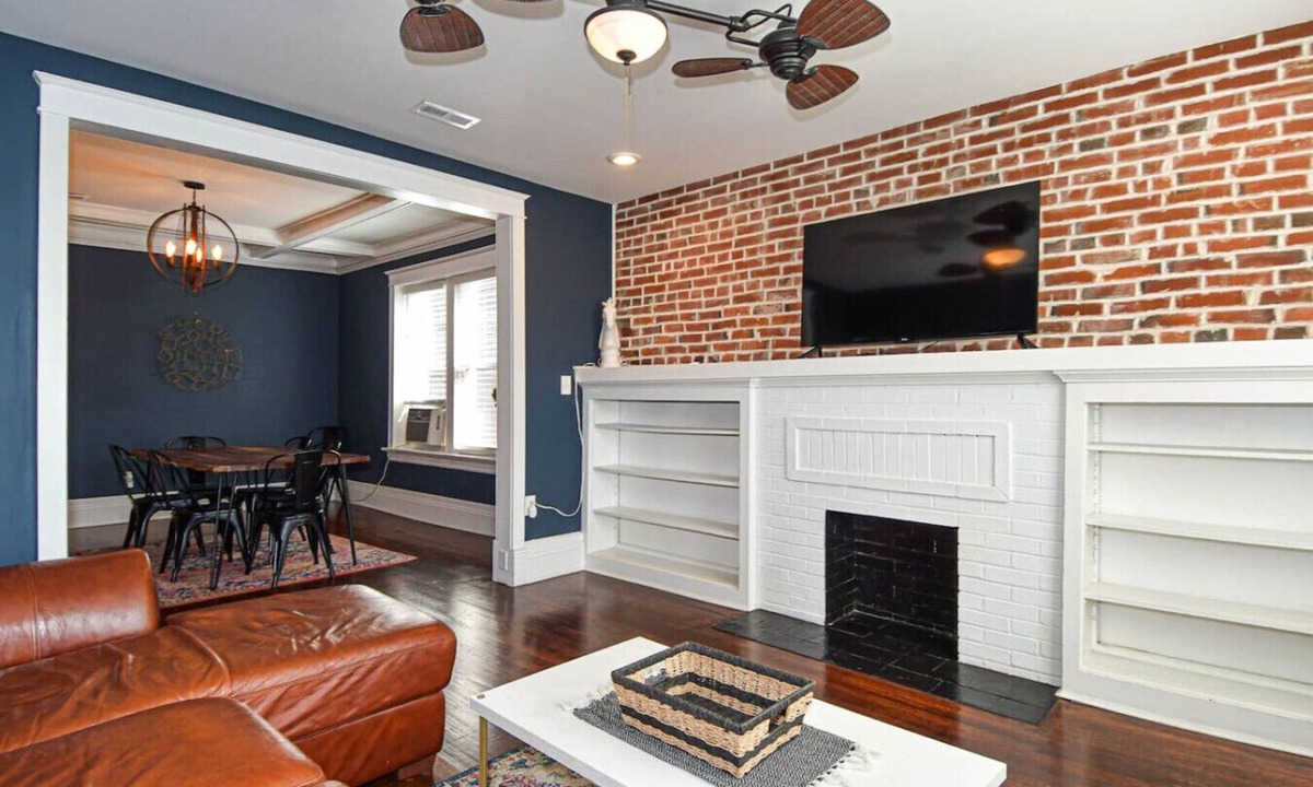 Shaw House | 3BR Shaw Townhome Walk to Botanical Garden