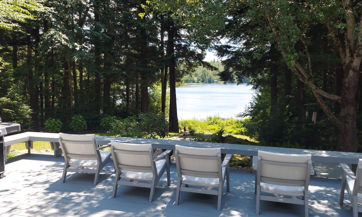 South Londonderry House | 4-bedroom Lake Front House in Quntisential Private Vermont Setting