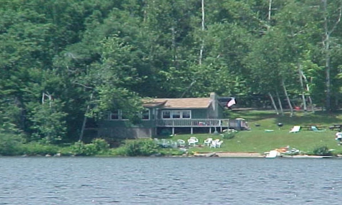 Mount Holly House | 4 Season Secluded Lakefront Home near Ski Mountains
