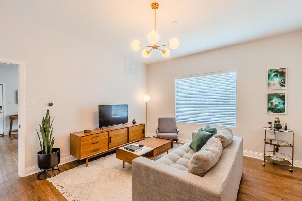 Cedars Apartment | Abode Dallas - The Cedars Downtown