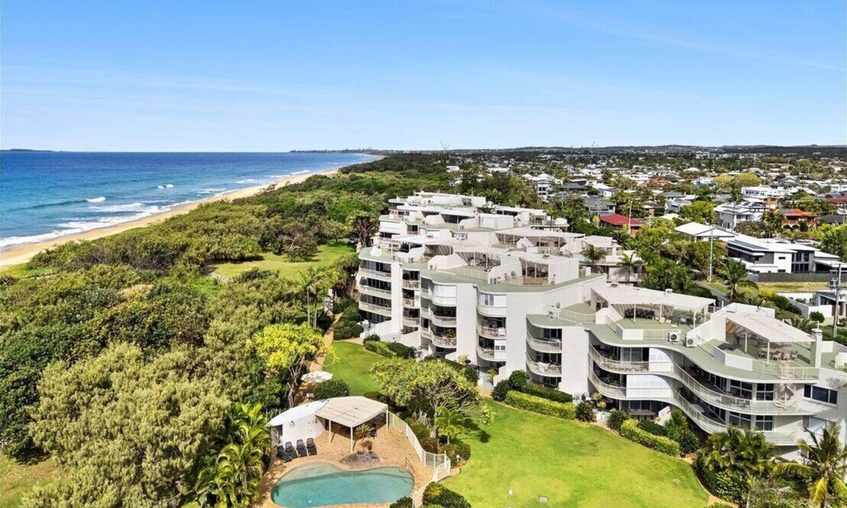 Buddina Apartment | Absolute Beachfront Apartment, Kawana Beach Escape