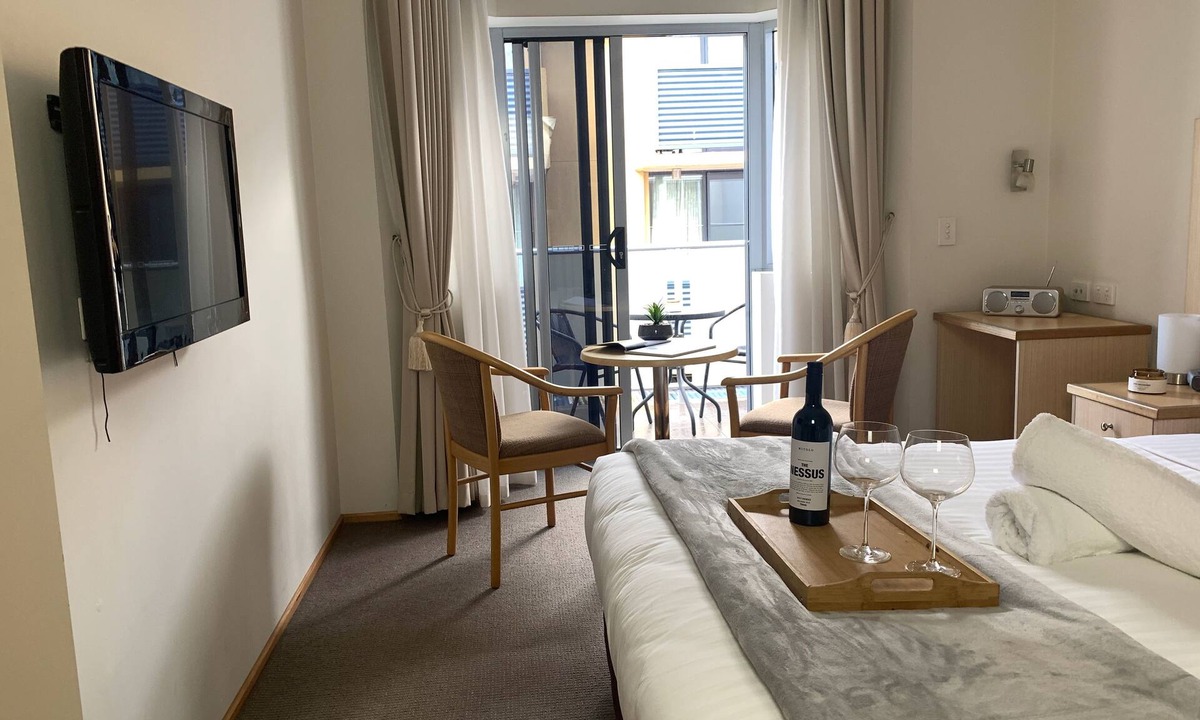 Hamilton Hotel | Airport Ascot Motel