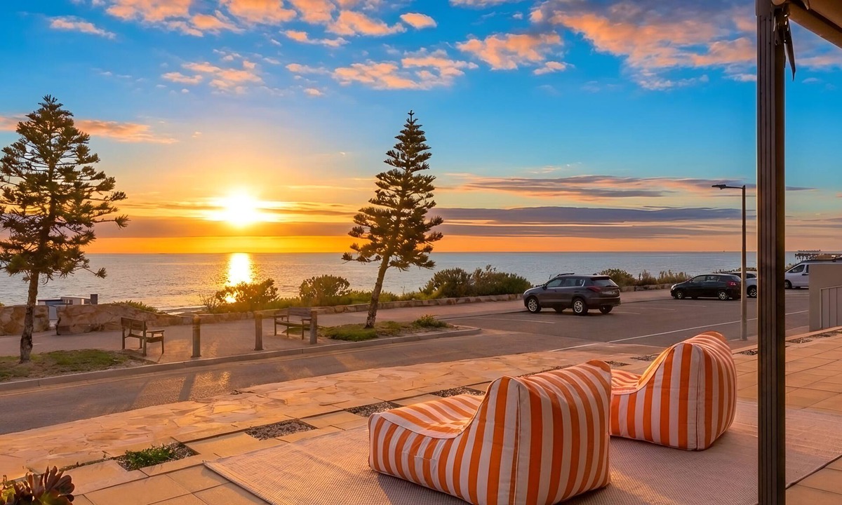Henley Beach Apartment | Beachfront | Brand New Luxe Reno | 200m To Henley Square