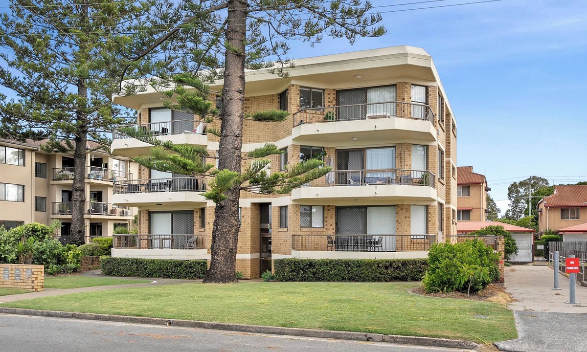 Bilinga Apartment | Beachfront Relaxing Getaway