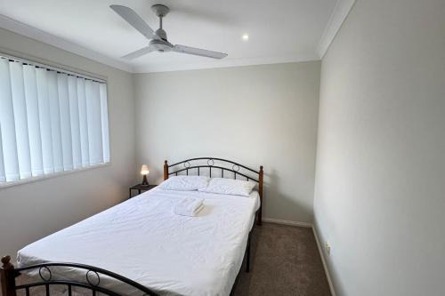 Redbank Plains House | Beautiful 4 BDR House with ensuite and AC