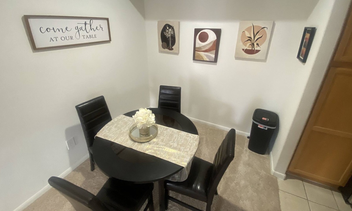 Shady Acres Apartment | Beautiful & Cozy 2Bed/2Batg in The Heights