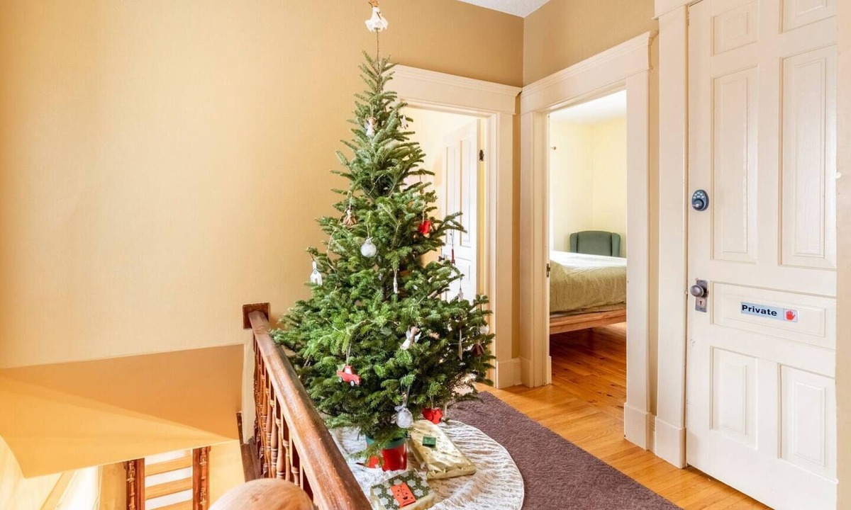 Goderich House | Beautiful Historic Home near the beach