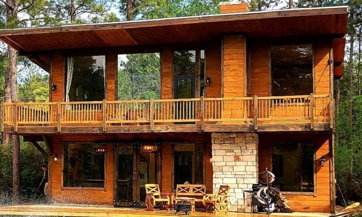 Waller Cabin | Beautiful Modern Cabin with Natural Water Pool in Grimes County, Texas