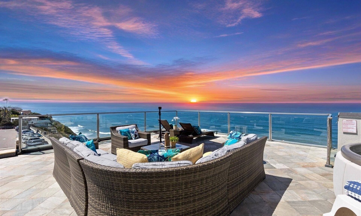 Leucadia House | Beautiful Oceanfront Sanctuary E952-0