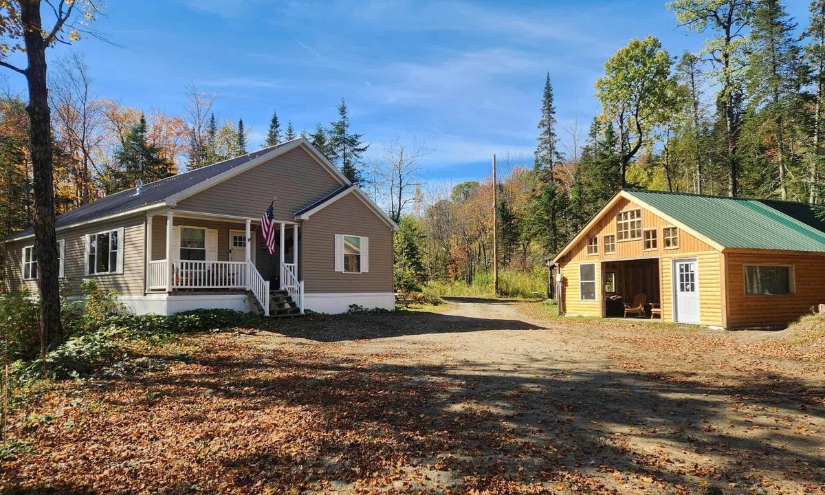 Green Mountains House | Belvidere MT Vista - Near Jay Smuggs Stowe Long Trail, Pet OK, Easy Check-In!