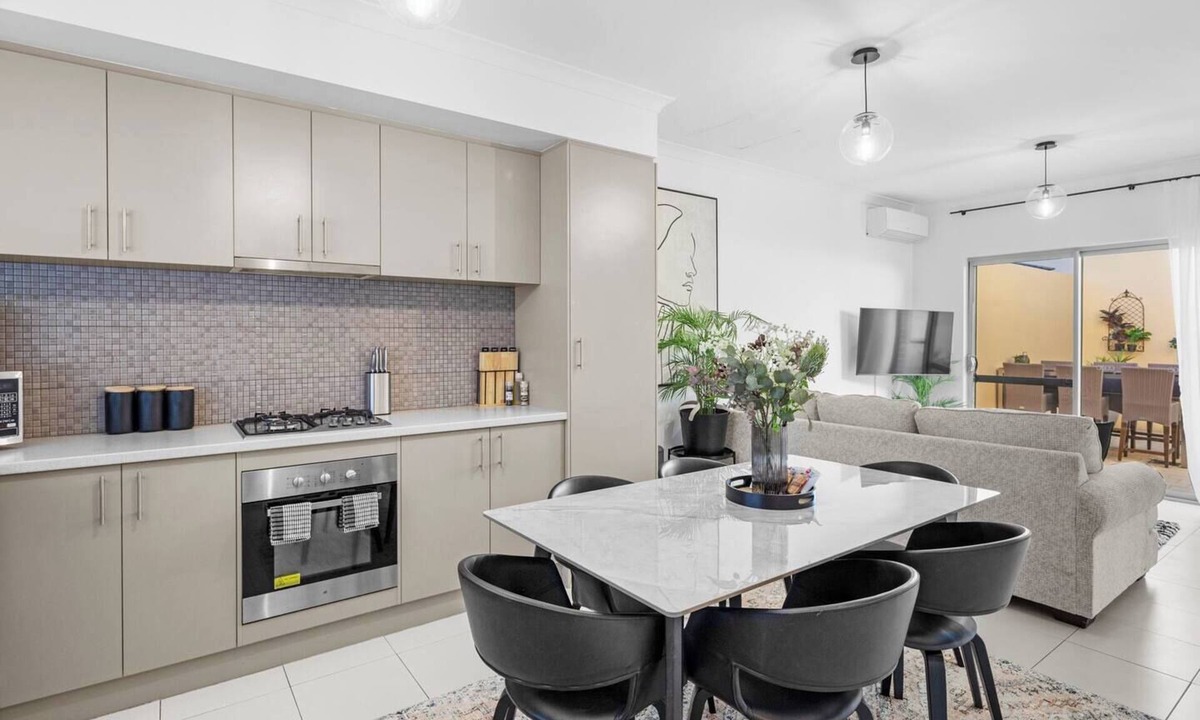 Armadale House | Best Location Armadale Sleeps 6