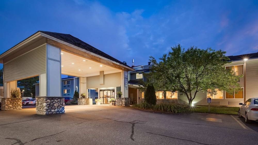 South Burlington Hotel | Best Western Plus Windjammer Inn & Conference Center