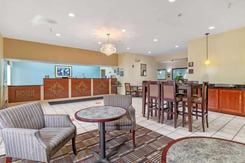 Springfield Hotel | Best Western Clearlake Plaza