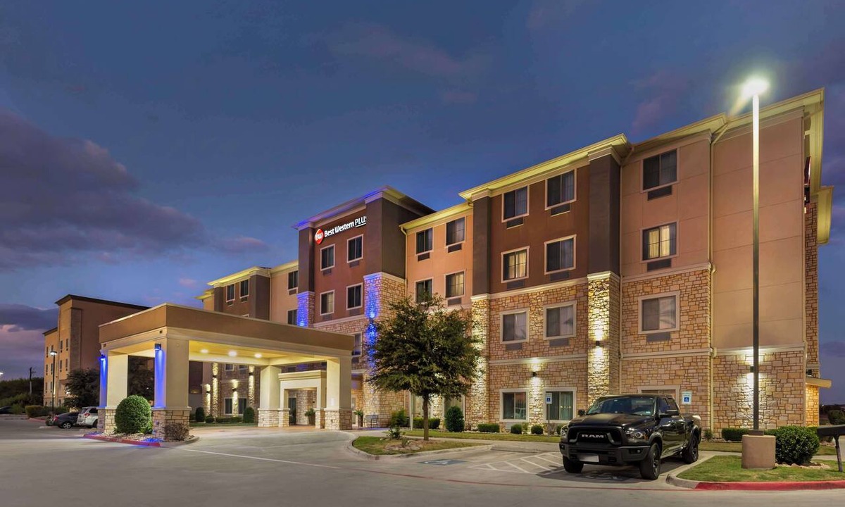Buda Hotel | Best Western Plus Buda Austin Inn & Suites
