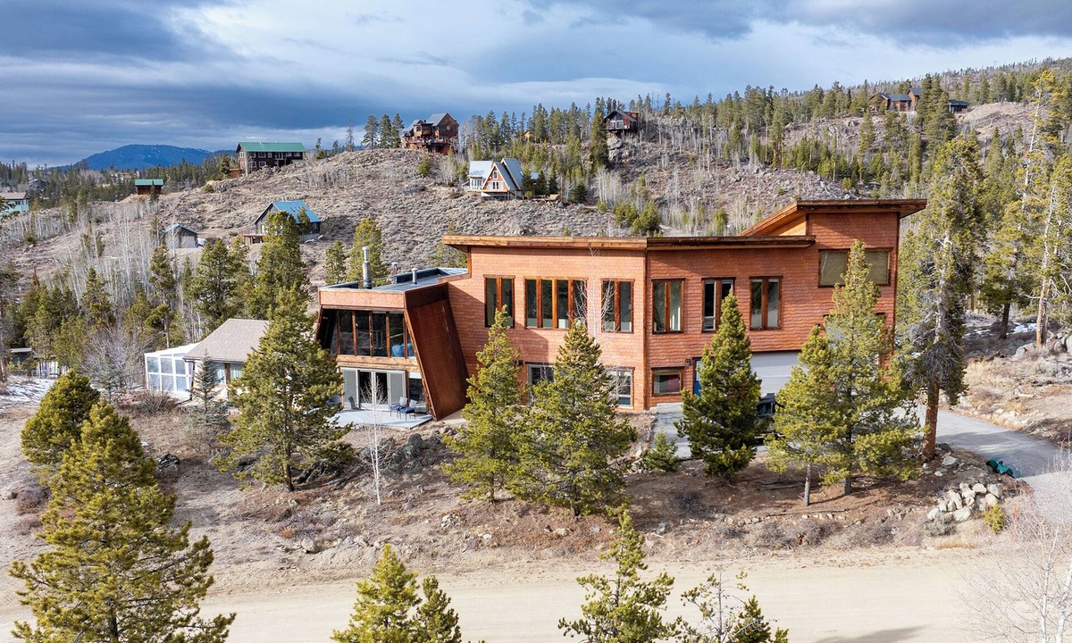 Grand Country Estates House | Book Winter Park Hideout - private HT, Mt views, 5 bedrooms