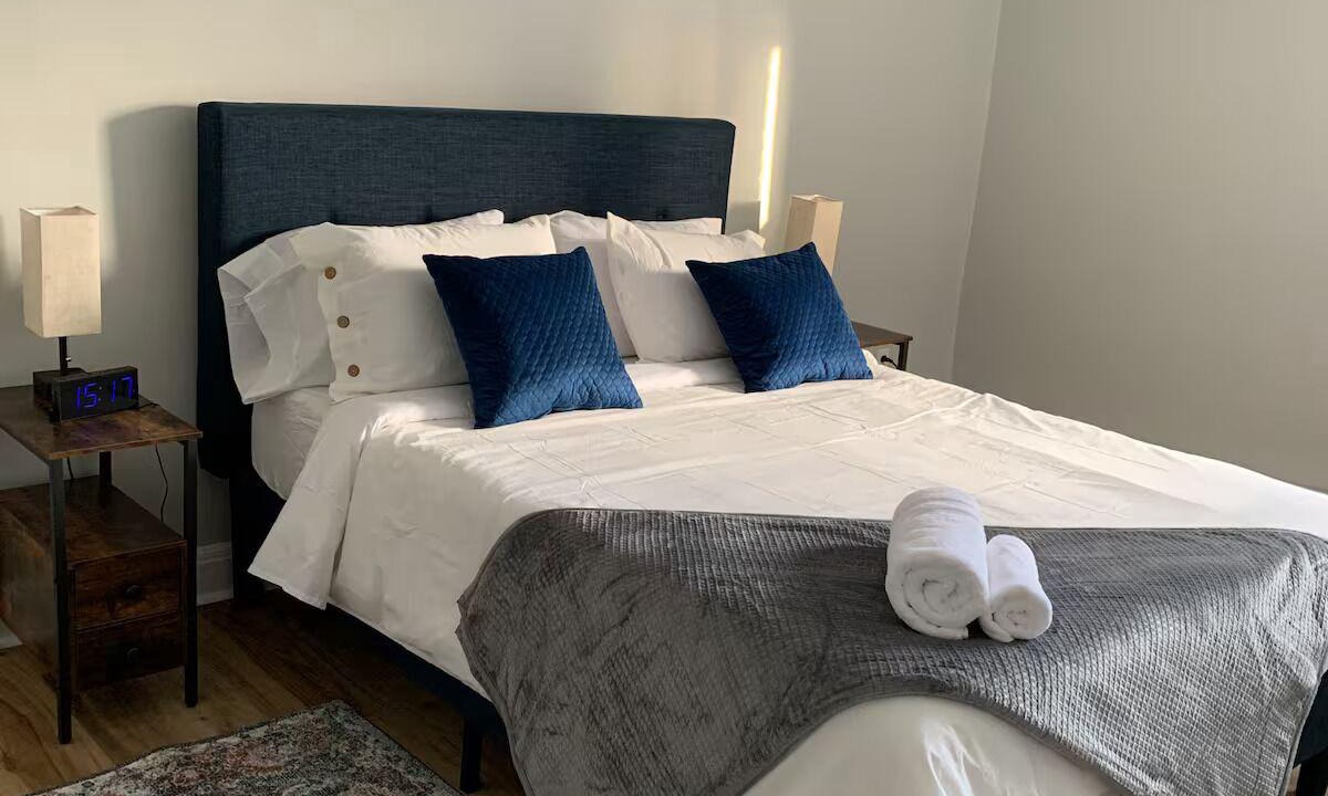 Cornwall Apartment | Bright 1-BR APT, Prime Location