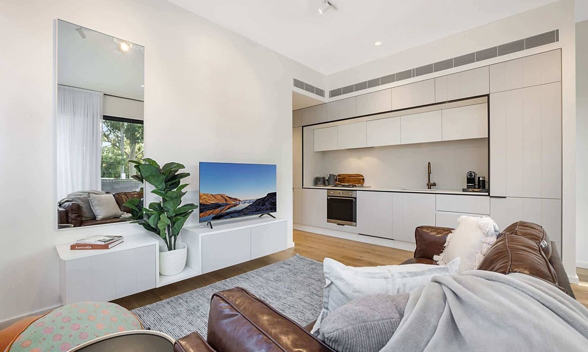 Windsor Apartment | Bright Terrace Unit Next to Chapel St Dining