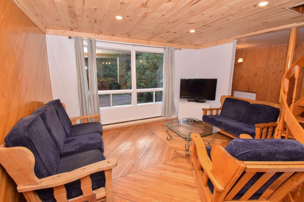 Amherst House | Bungalow