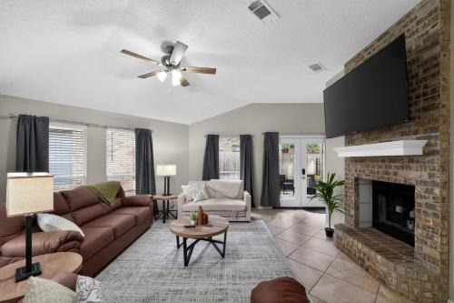 West Arlington House | Casa de Vendedor, 9 mins to Stadium, Sleeps 15!