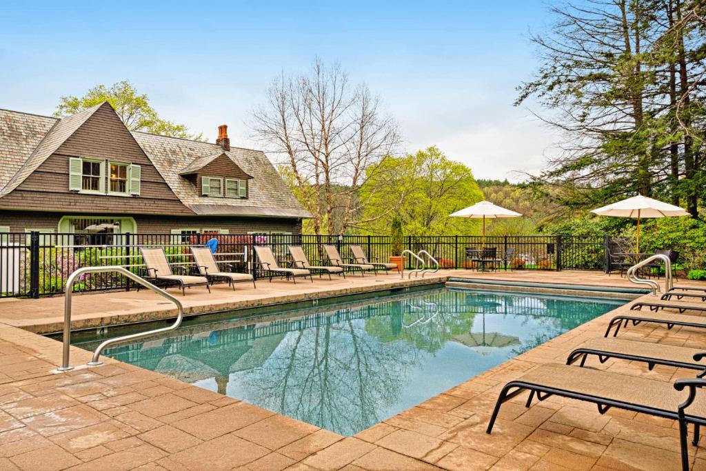 Proctorsville Apartment | Castle Hill Condos O2