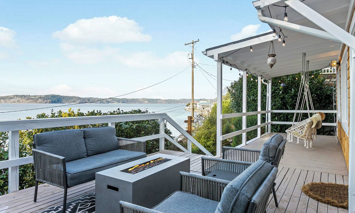 Tacoma House | 'Cedar & Sage' Waterfront Cottage on Puget Sound