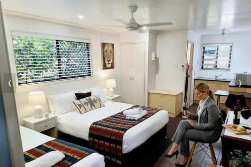 Gladstone Hotel | Central Studio Accommodation