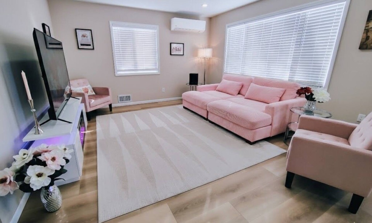 Bismarck House | Centrally Located 2 King Bed 2 Bath