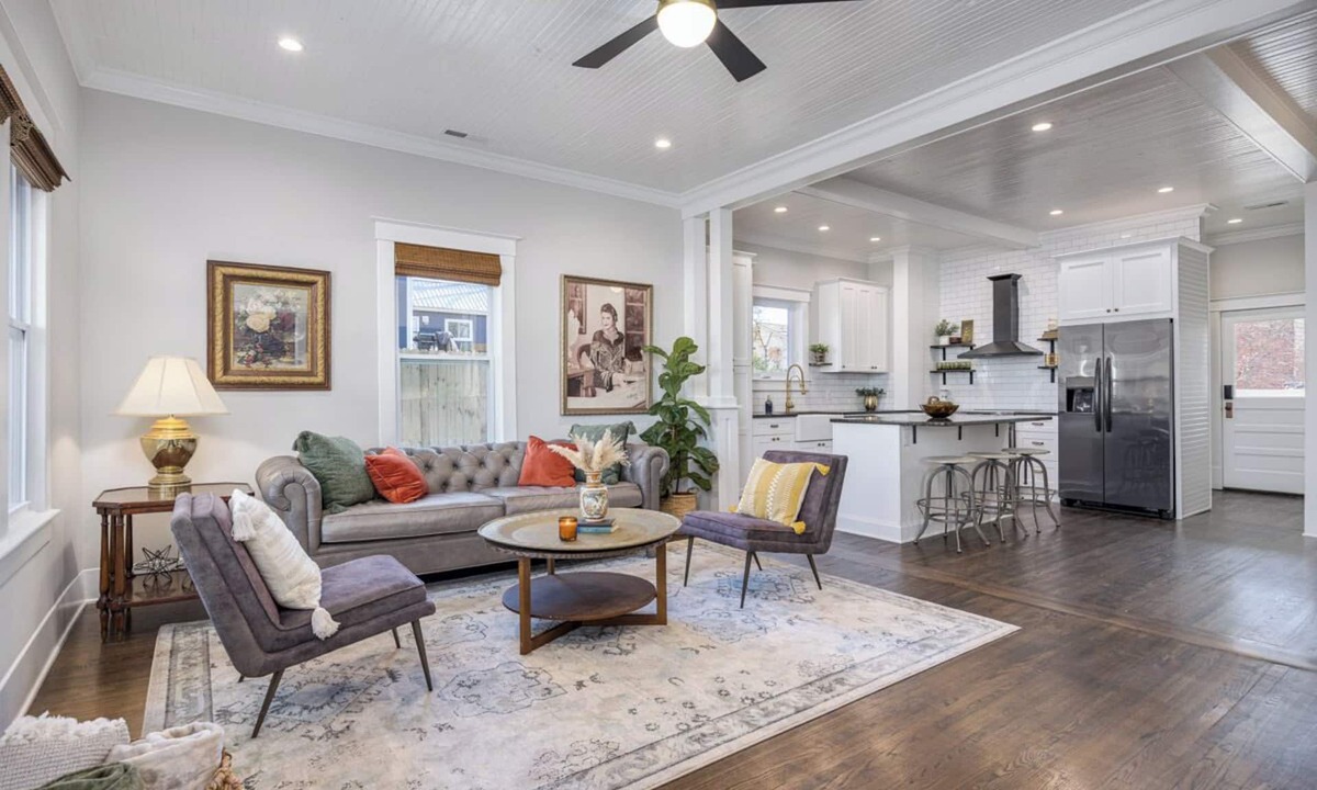 Dickson House | Charming 2-bedroom bungalow in downtown Dickson