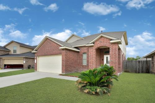 Channelview House | Charming accommodation in Houston!