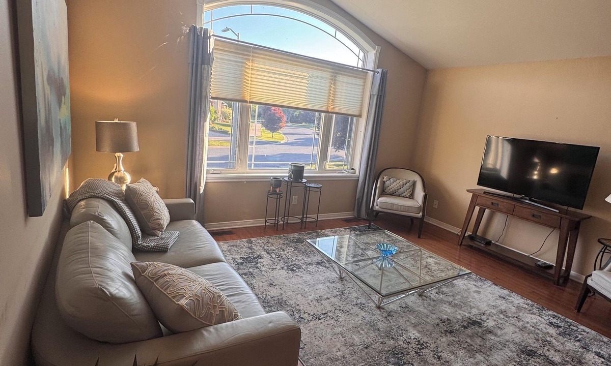 Cornwall House | Charming Bungalow in quiet neighbourhood
