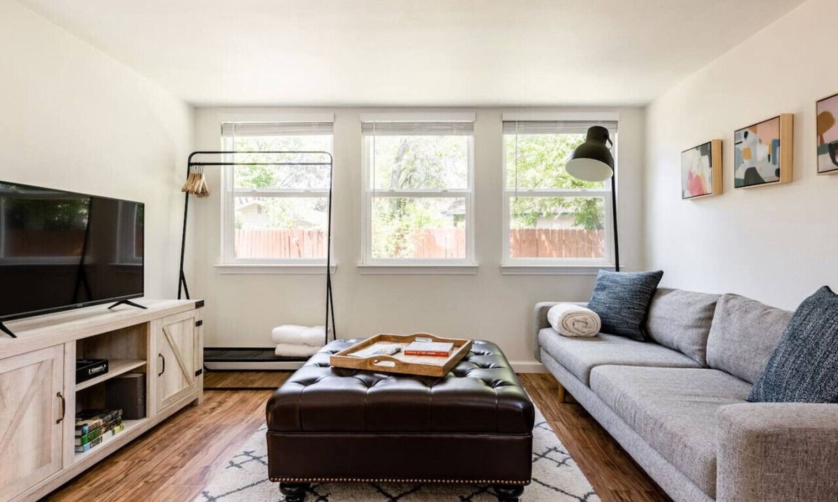Johnston Terrace House | Charming, Cozy Tiny Gem w/ Hot Tub + Trail Access!