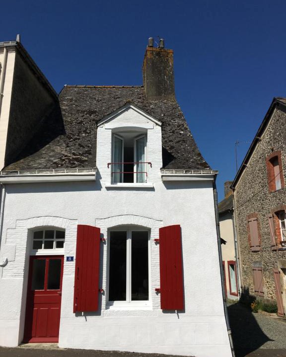 Saint-Christophe-du-Luat House | Charming Cottage in a typical French Village