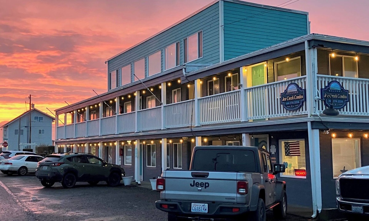 Pacific Beach Apartment | Charming studio in terrific Pacific Beach with WiFi. Under 5 min walk to beach