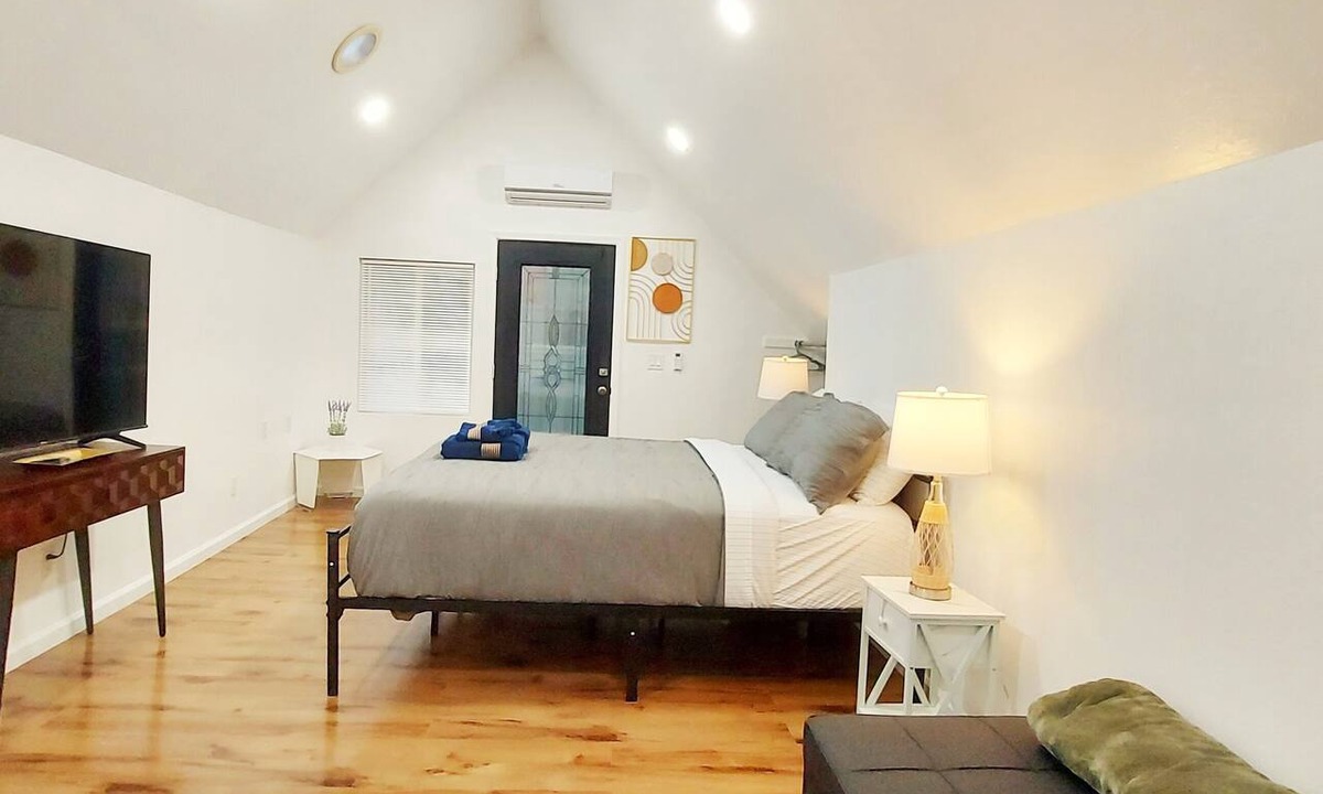 Springville Apartment | Chic studio with WiFi and AC in serene Springville