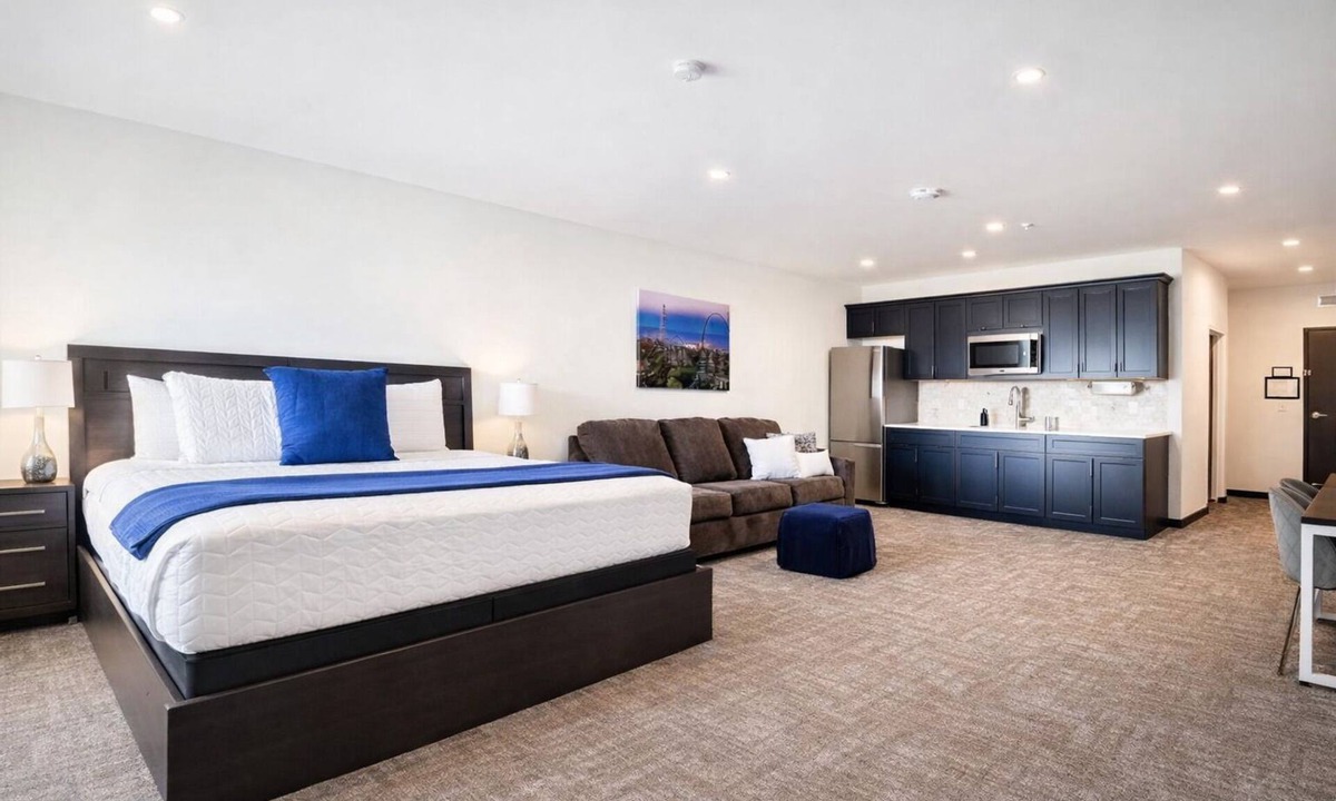 Sandusky Hotel | Close to Cedar Point Sports Force Kalahari