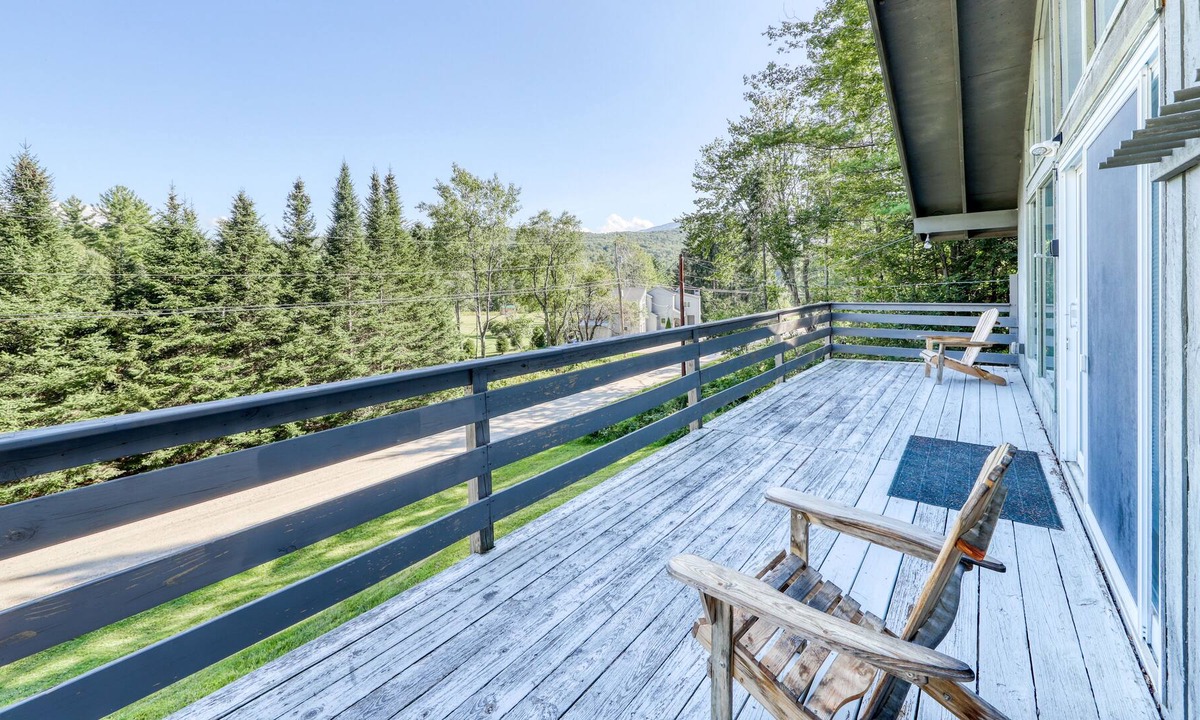 Winhall House | Comfortable Top-Floor Duplex in the Forest with Electric Fireplace and Deck!