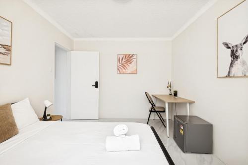 Cabramatta House | Convenient Double Stay in Vibrant Cabramatta - Shared Bathroom