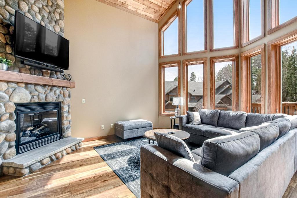 Eagle River Apartment | Copperwood 5