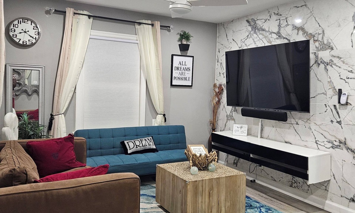 University City House | Cozy 2BR Home in Delmar Loop