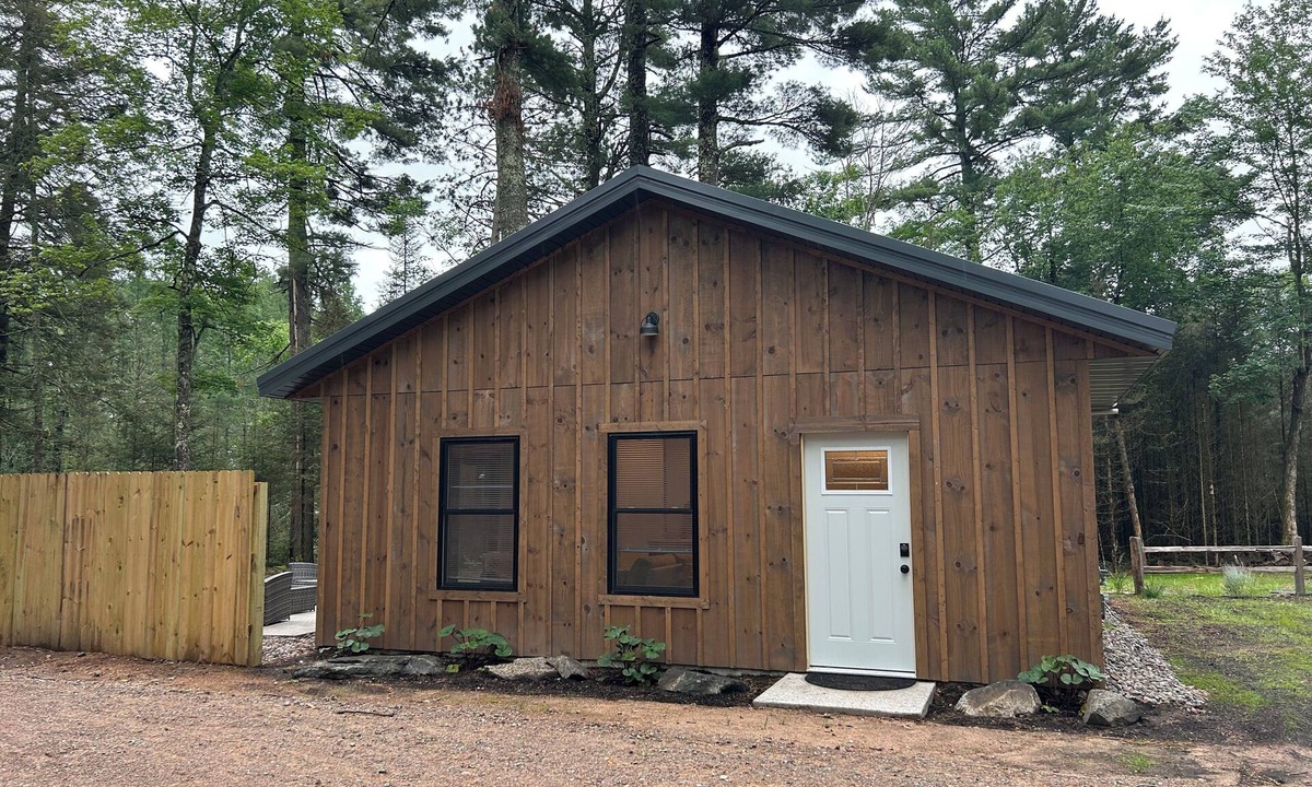 St Germain Cabin | Cozy Cabin in the Northwoods-Forest Retreat